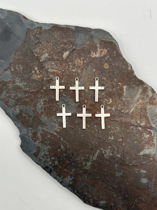 Holy Twist - unperfektes Kreuz mit Kette